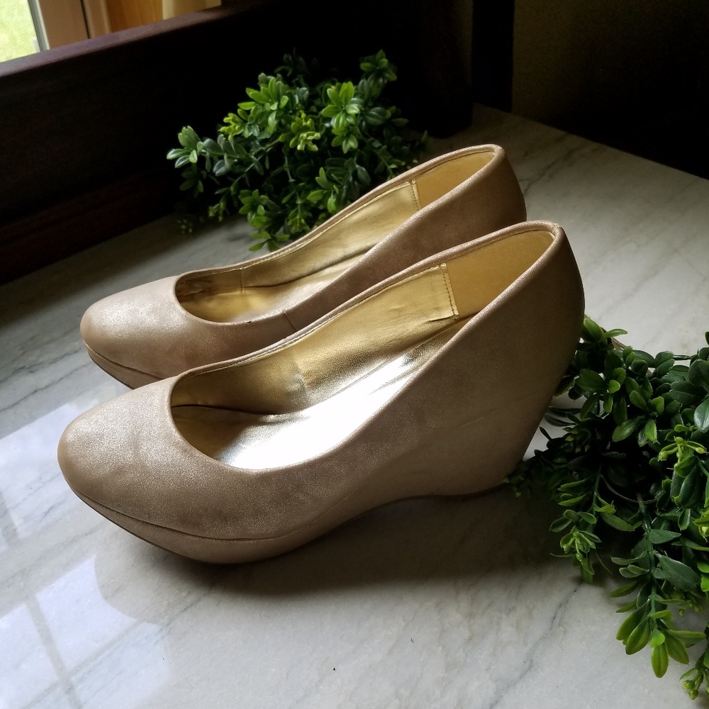 🌴 NEW!!! Shimmery maurices heels🌴